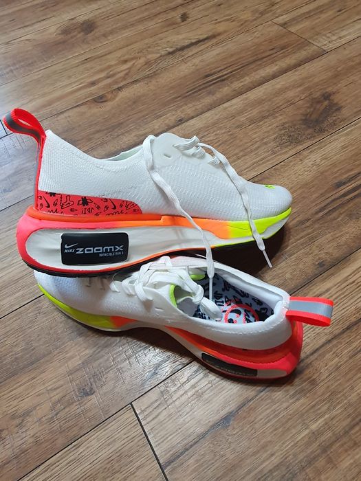 Vând  nike zoomx invicibile run3