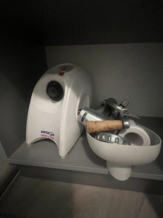 Отдам мясорубки и чайник за 5000