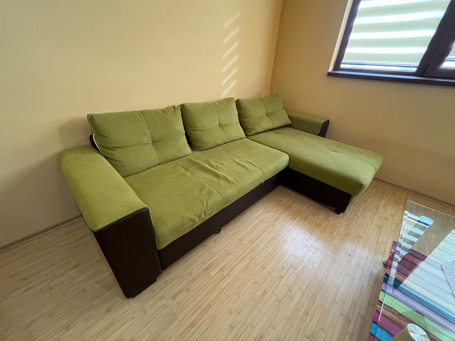 Разтегателен диван