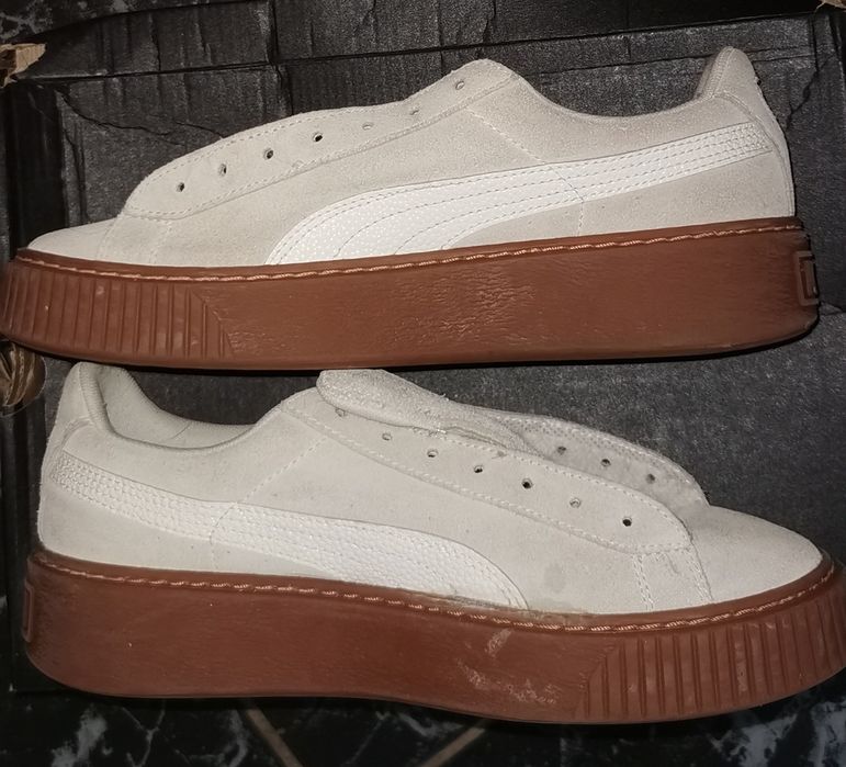 Vând pantofi sport Puma