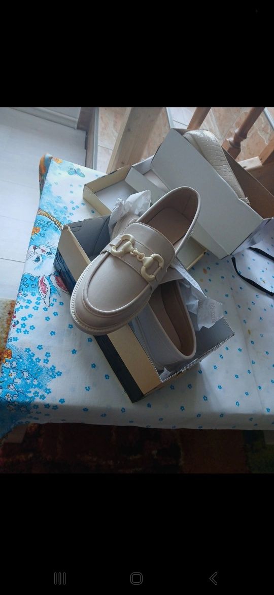 Pantofi noi Trendyol