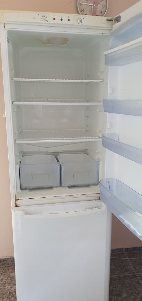 Хладилник Индезит