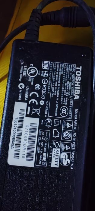 Vând Laptopuri cu incarcator