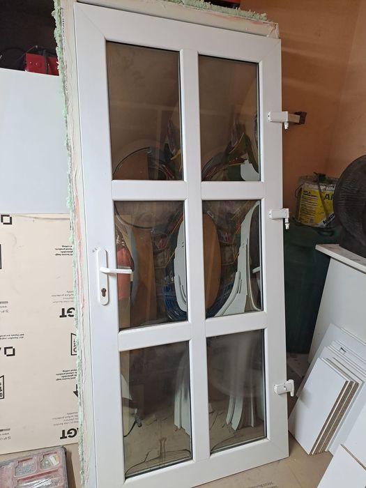 Ușă termopan interior și exterior
