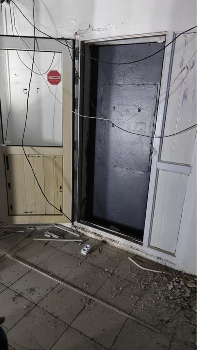 Дверь платиковая продается срочно