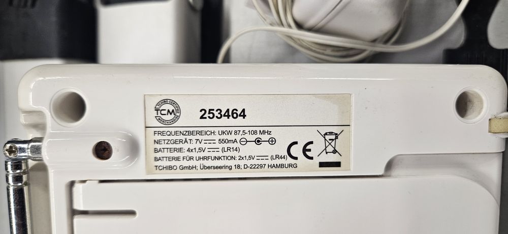 Radio + aux in + ceas