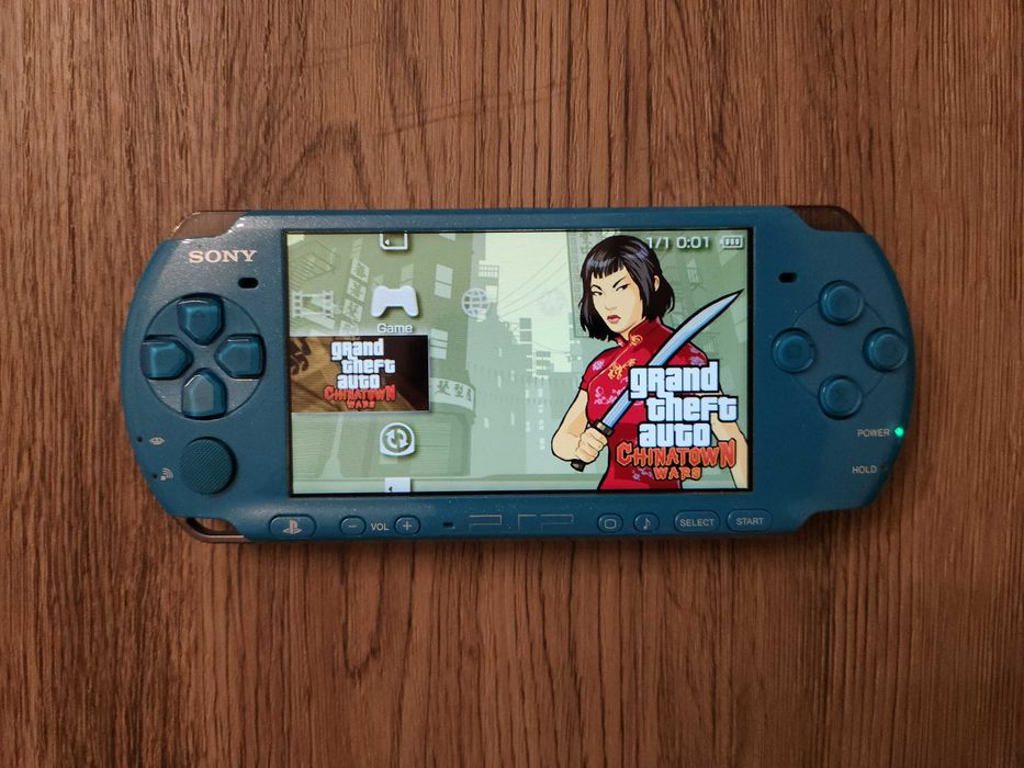 PlayStation Portabil (PSP) 3004 - modat, complet functional, card 64GB