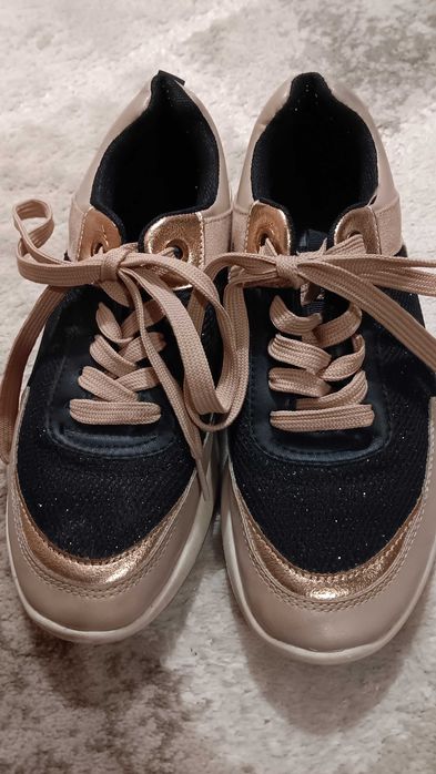 Дамски маратонки