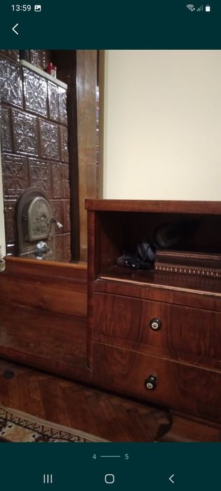 Servantă , vitrina si toaletă din lemn