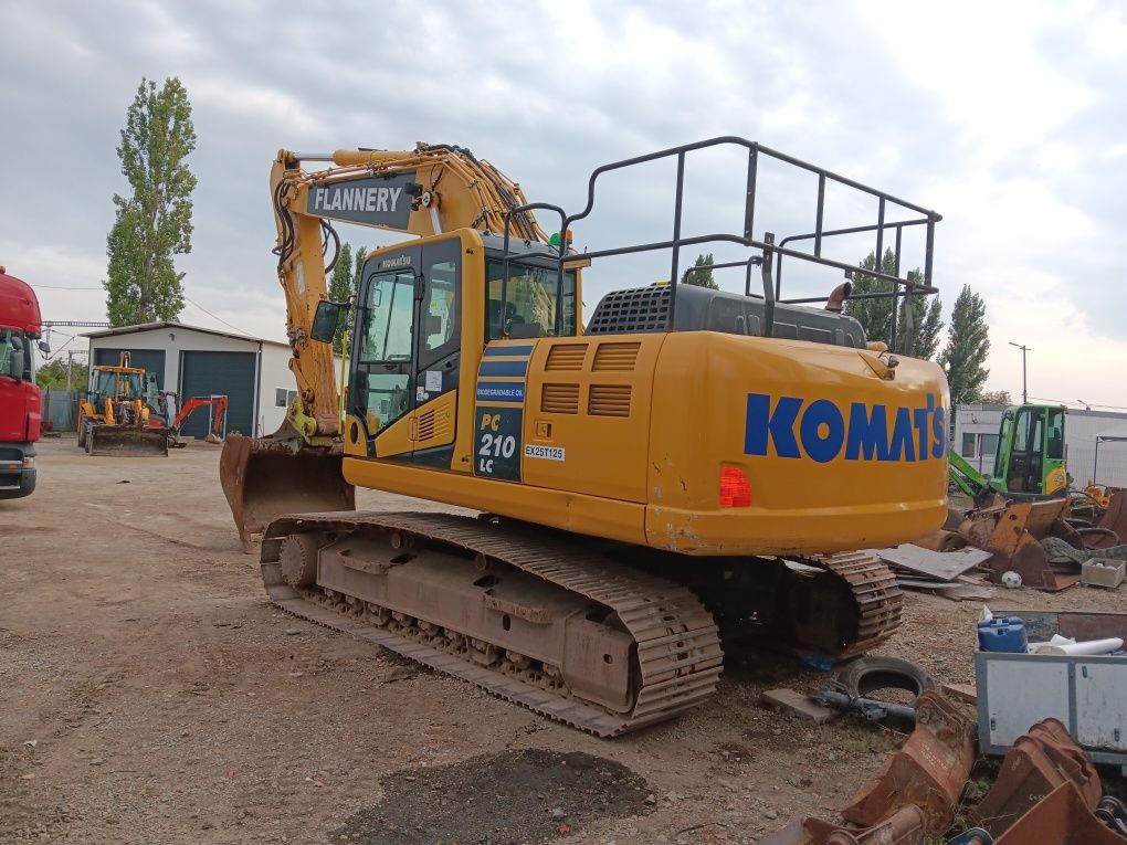 Vând excavator komatsu PC 210 LC