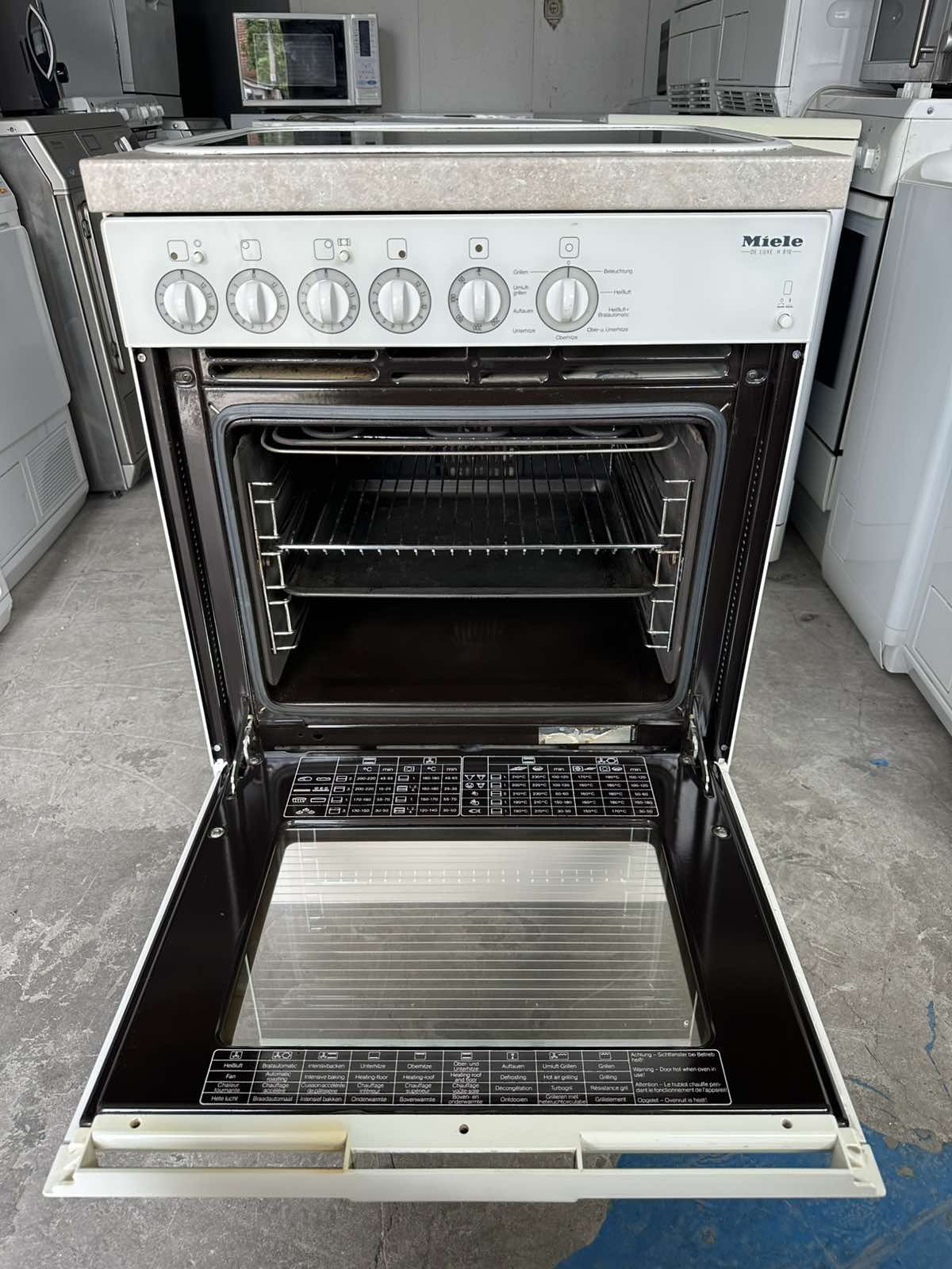 Печка +гаранция. MIELE Керамичен плот. Конвекция. Доставка за София