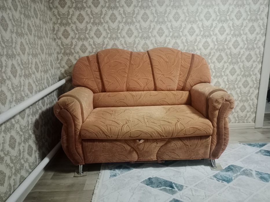 Малый диван для гостиной