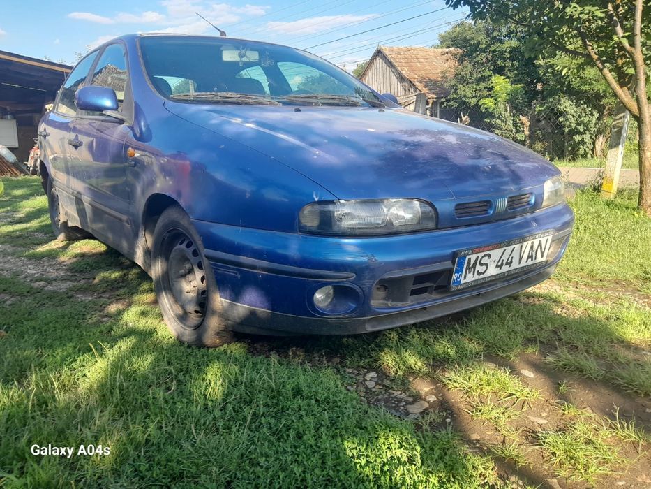 Mașină Fiat Brava, albastră