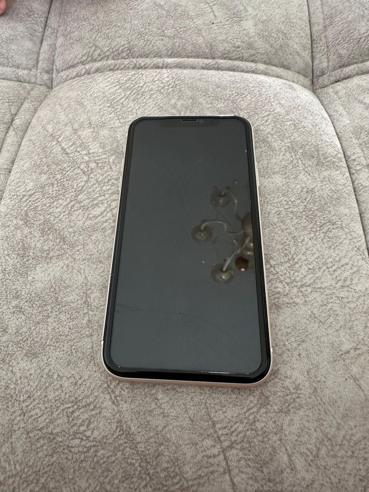 Продам iPhone 11 128gb