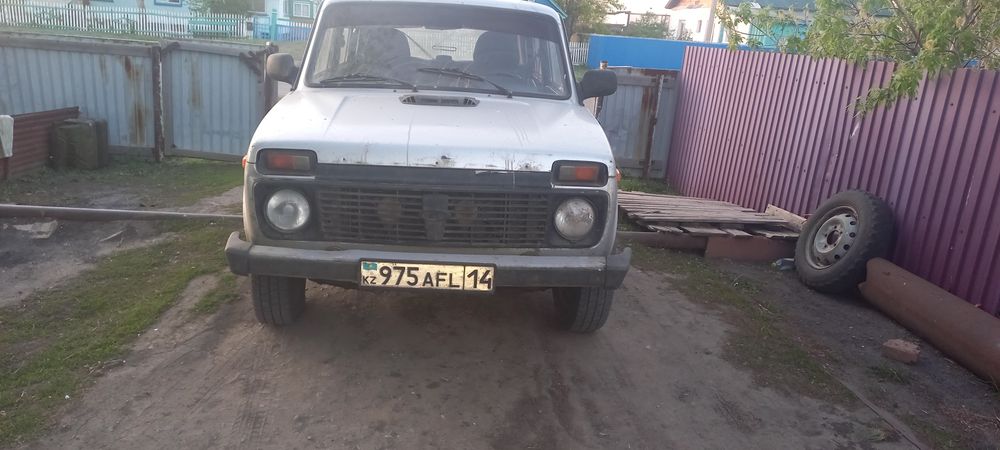 Продам ниву 5 дверей