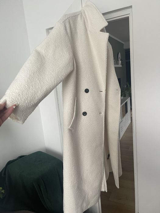 Palton Bershka crem