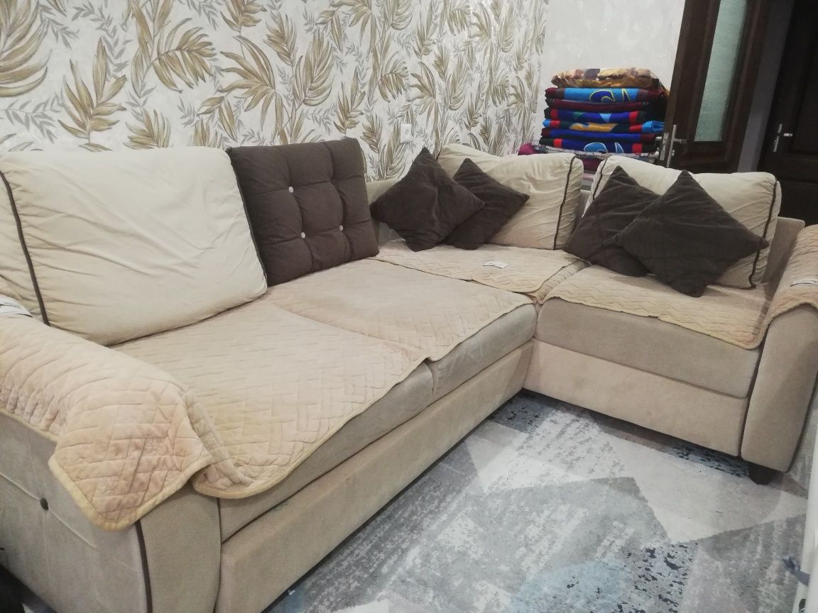 Продам диван для гостиной