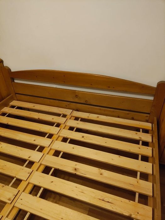 Pat dublu din lemn