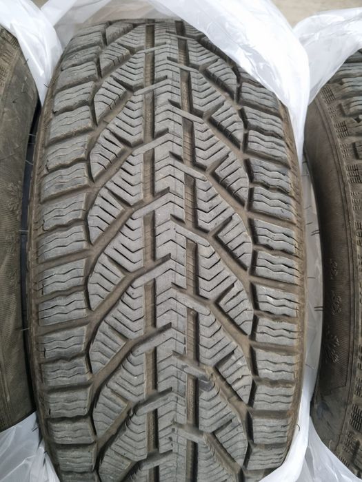 Cauciucuri aproape noi 215 50 17