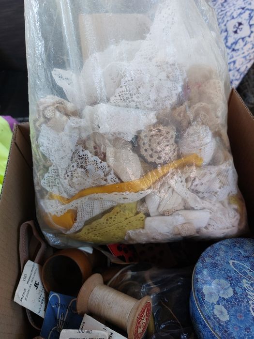 Платове и шевни материали