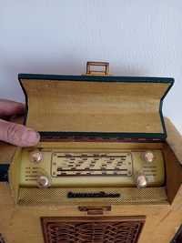 Radio vechi .lampi portabil SUA.Magnetofon profesional