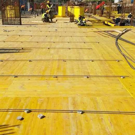 Placă cofraj galbenă 21mm tip Doka-Lana – rezistentă la umezeală