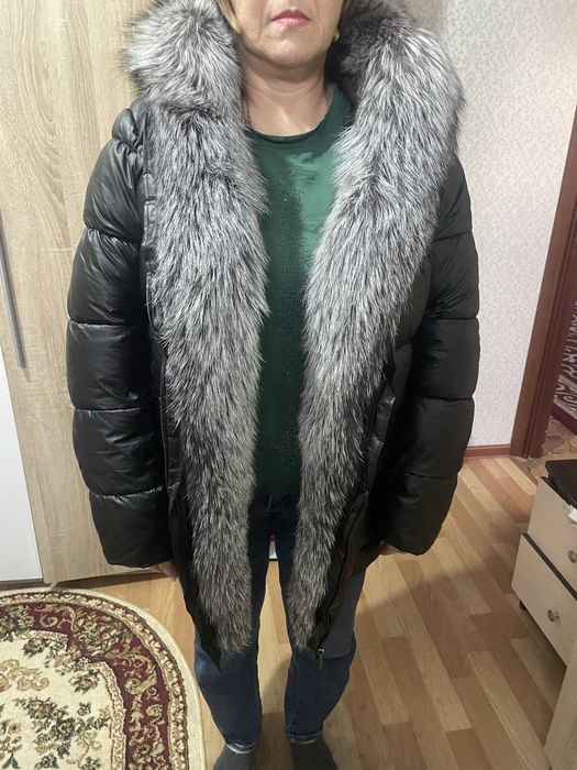 Зимняя куртка ,мех чернобурка ,пух.