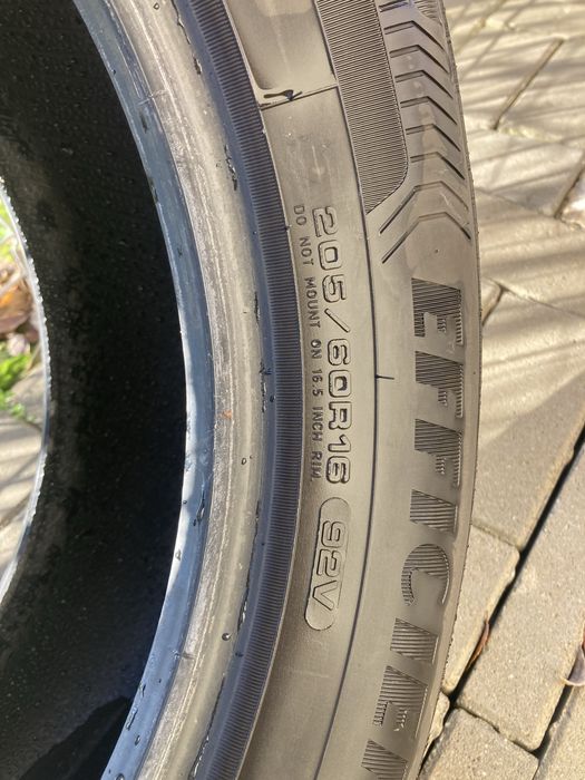 Vand cauciucuri vara rulate 960 km GoodYear  205/60R16 92V  de viteza