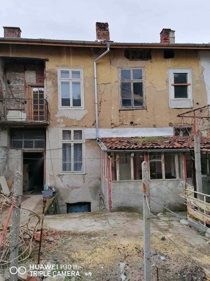 Продава се Къща в Дупница - 240 кв.м за 113 €/кв.м - Снимка #9