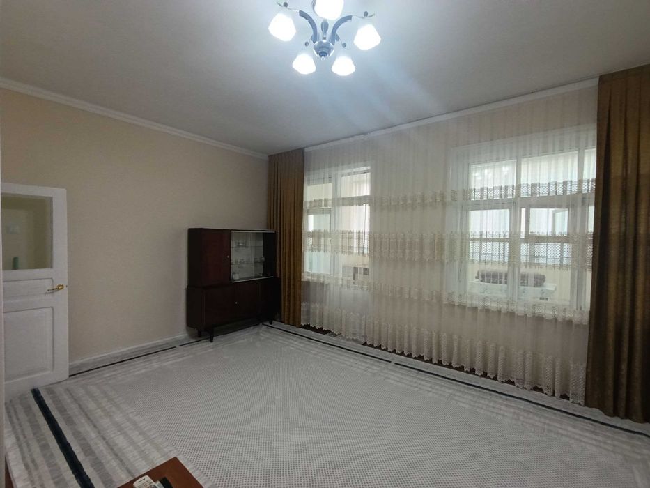 Фарғона шаҳар марказида ижарага (аренда) 4 хонали уй квартира берилади