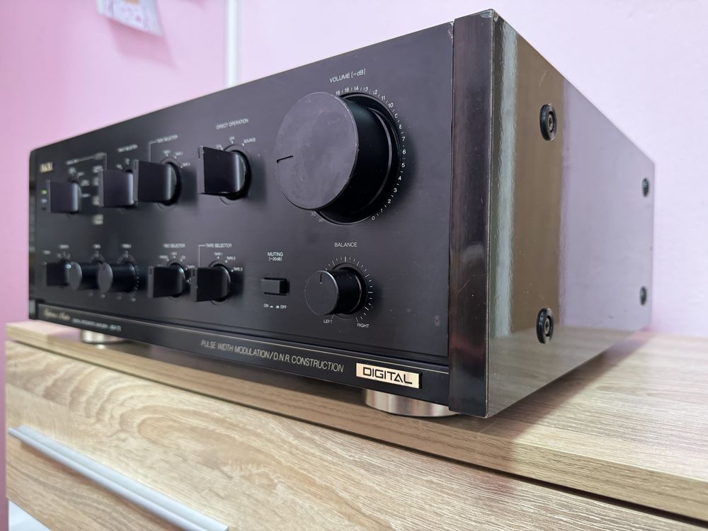 Akai AM-73 Качествен стерео усилвател