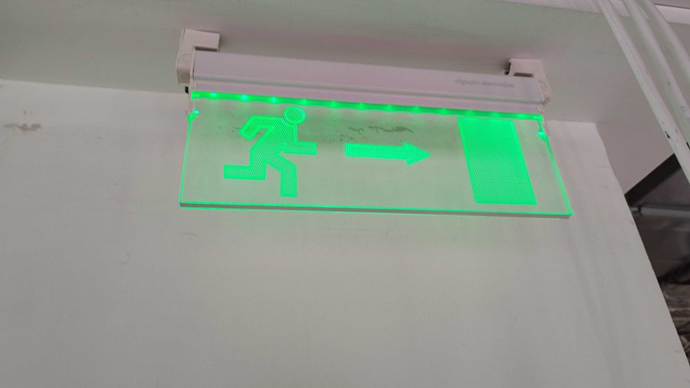 Аварино лед осветление olympia electronics  светещи табели за изход