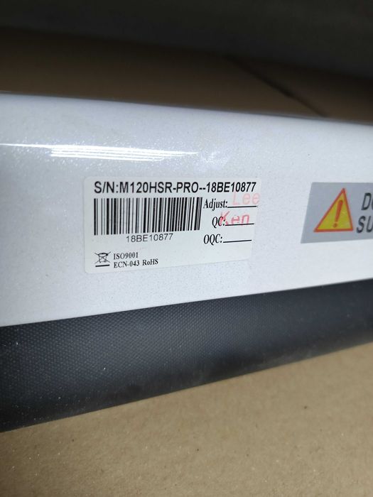 Мултимедиен проектор BenQ MH750 и екран