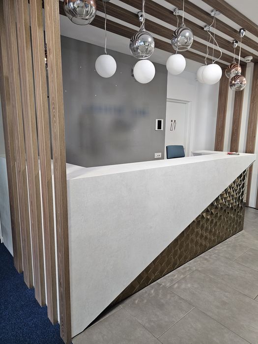 De vânzare – Recepție modernă + candelabre design premium

Perfectă p