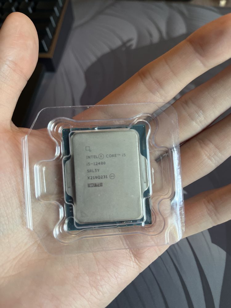Процессор Intel i5-12400