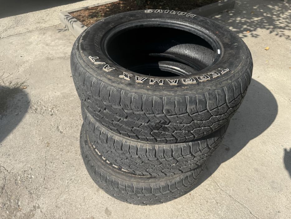 Продам резину 235/65/R17 Sailun всесезонка