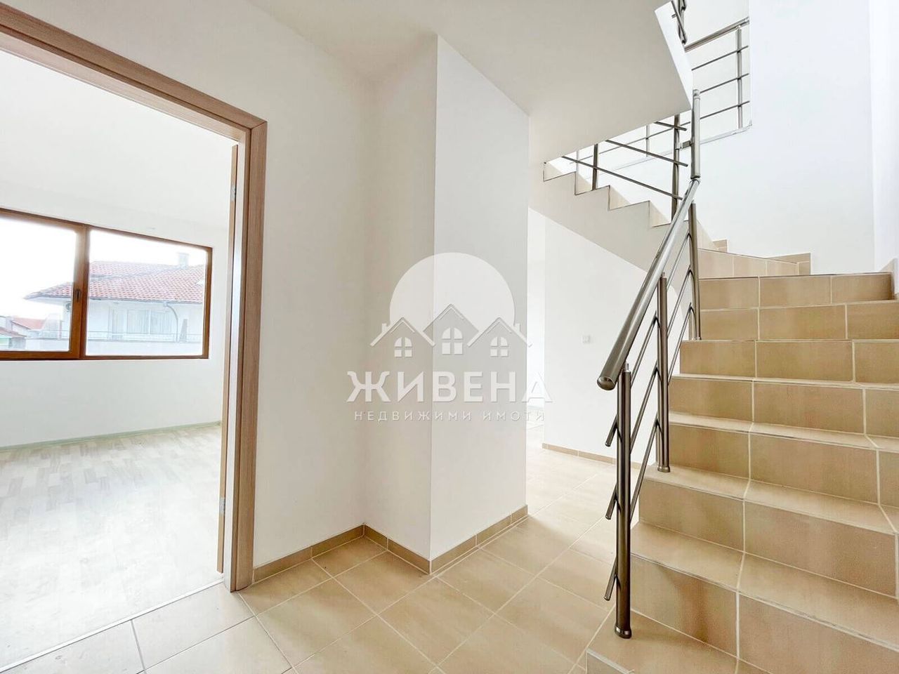 Продава се Тристаен апартамент в с. Равда, Област Бургас - 175 кв.м за 680 €/кв.м - Снимка #2