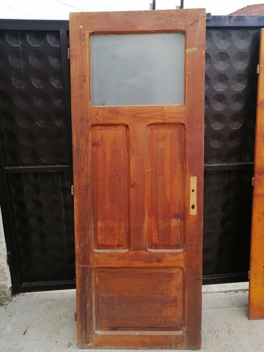 Врата дървена масив