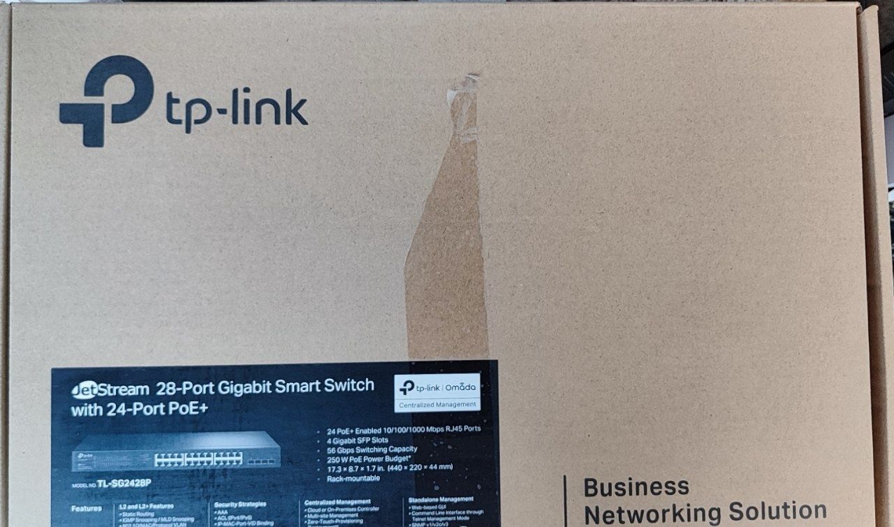 СВИЧ 24 порт tplink