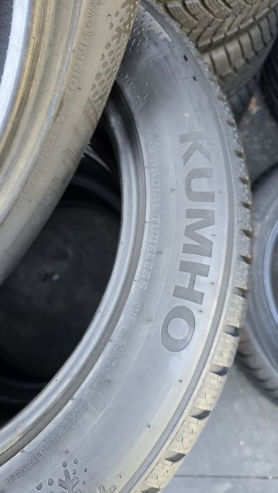 Set 4 anvelope iarnă Khumo 235/55/18 dot 2022