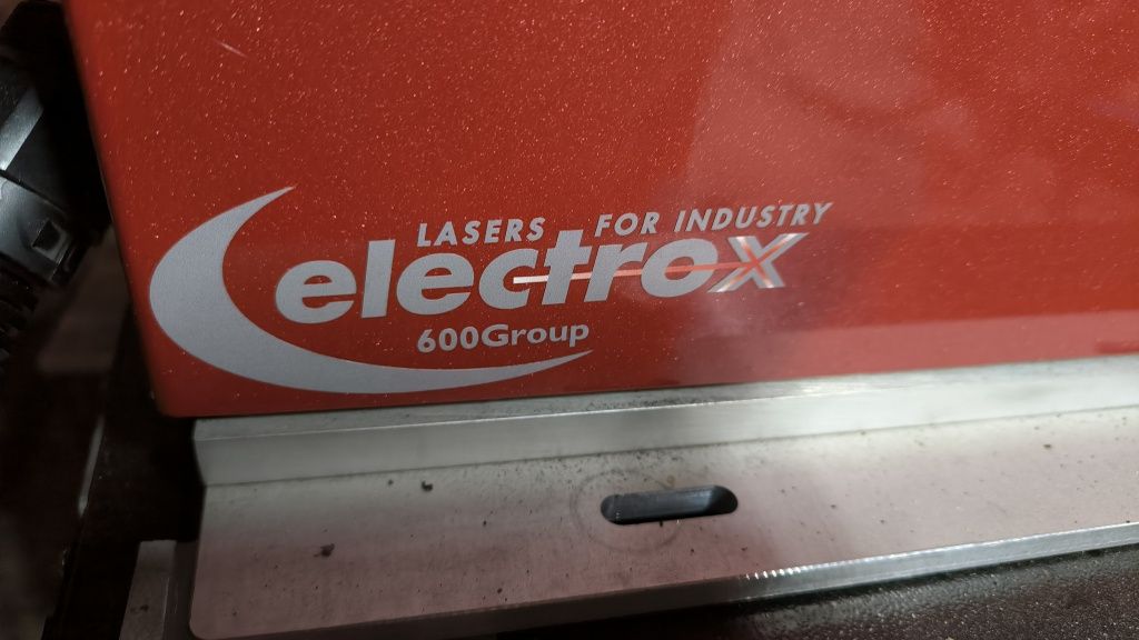 Aparat industrial pentru gravat cu fiber laser Scorpion Rapide by Elec