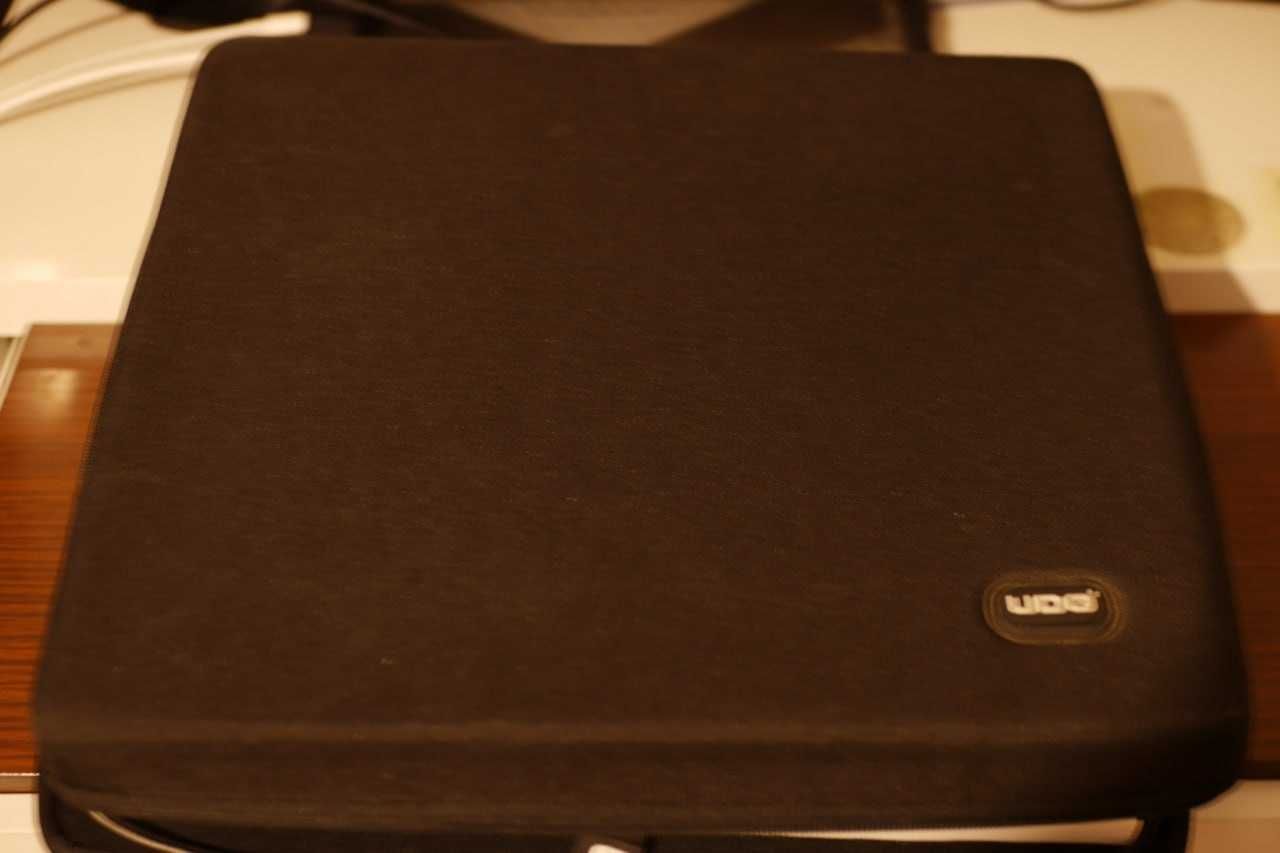 Maschine mk2, Controller,  Groovebox, Drum machine.