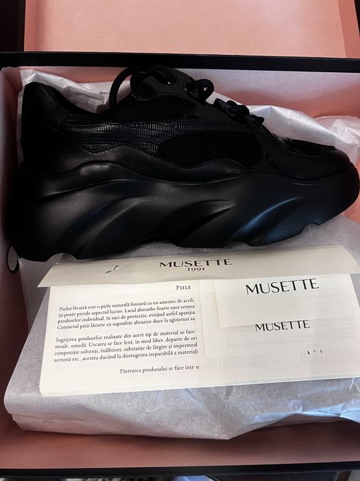 Vand pantofi mussete noi 38 ,noi in cutie