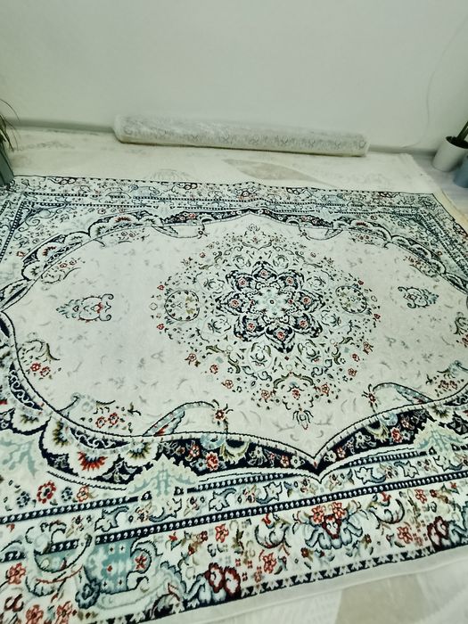 Ковёр б/у в хорошем состоянии