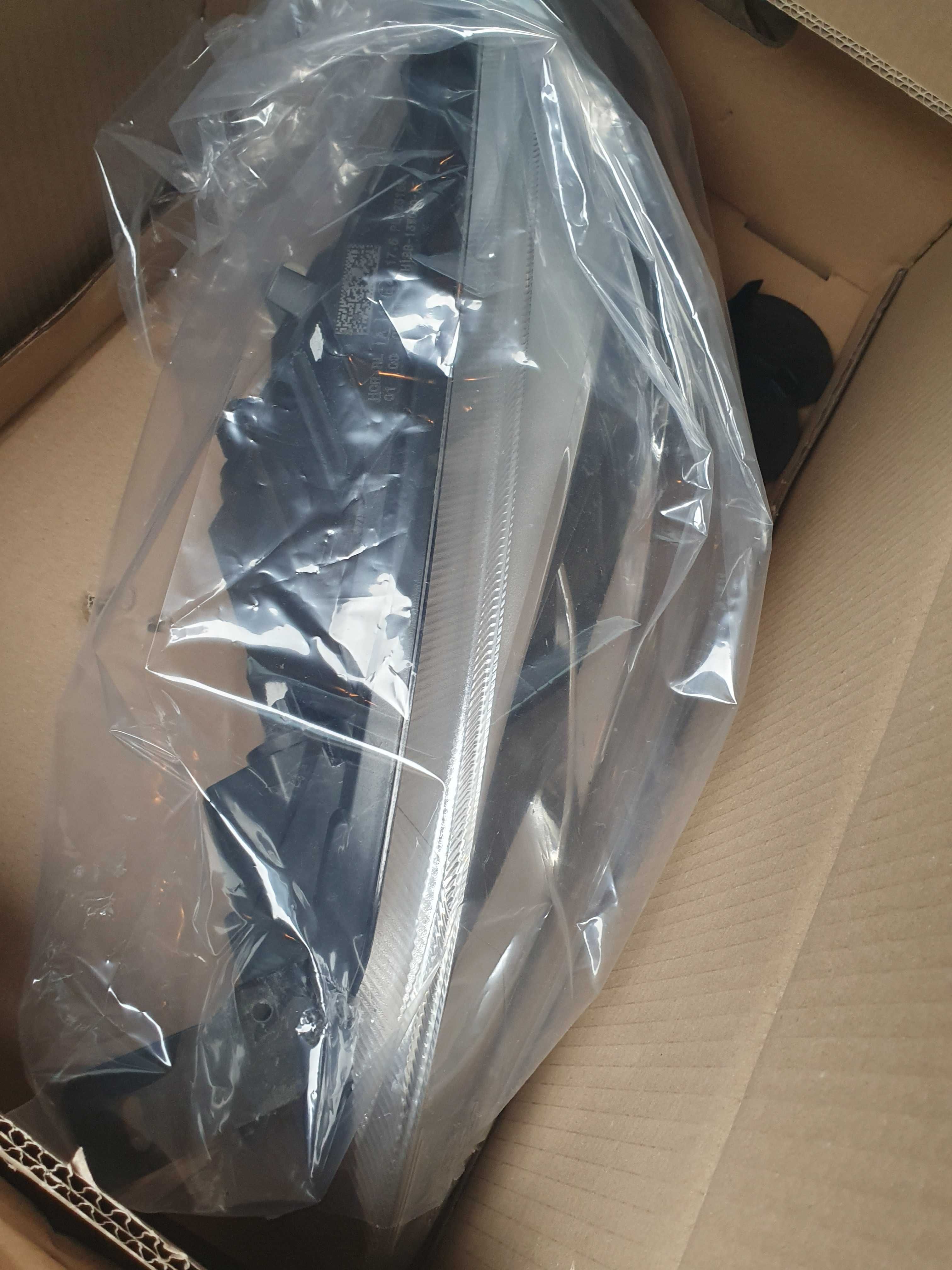Продавам преден ляв фар за Ford Fiesta MK8 2020