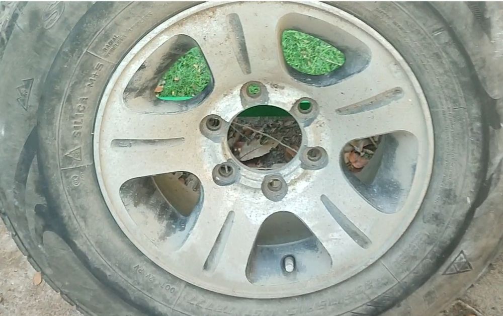 Продам комплект колес