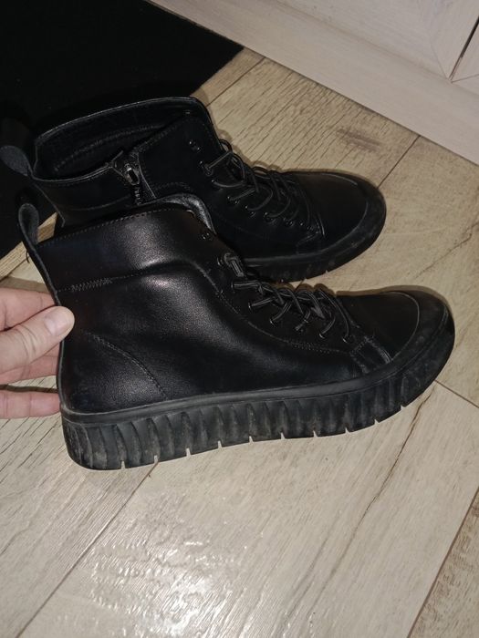 Продаю боты зимние