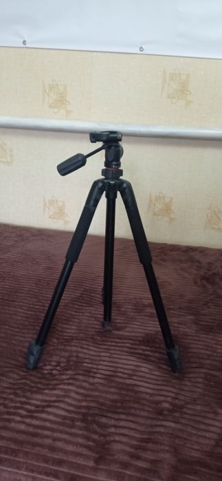 Продам штатив для фотоаппарата
