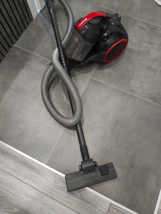 Пылесос Samsung cyclone force 390w