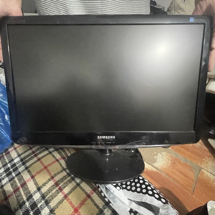 Монитор d=24см Samsung